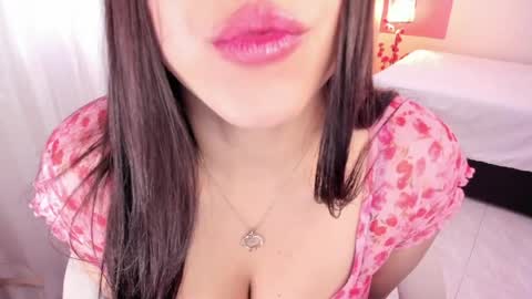 Snapshot of alinaowens chatting on June 18, 2026, 2:32 pm alinaowens online show from June 18, 2026, 2:32 pm
