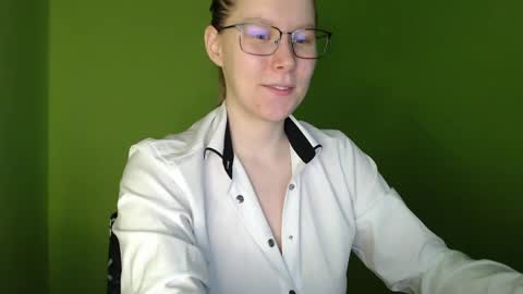 alinasei online show from April 15, 2026, 1:07 pm