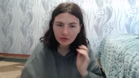 Snapshot of alinaxjames chatting on June 2, 2026, 9:44 am AlinaxJames online show from June 2, 2026, 9:44 am