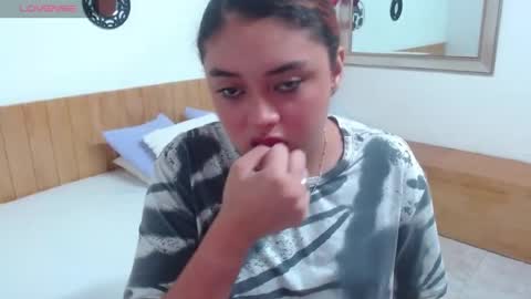 alis_montiel online show from June 19, 2026, 4:17 am