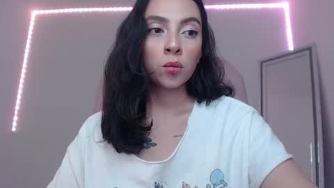 Snapshot of alisa__cain chatting on February 22, 2025, 9:34 am Alejandra online show from February 22, 2025, 9:34 am