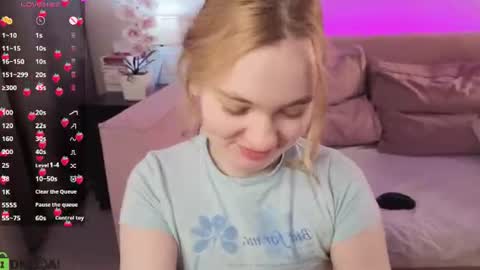 Snapshot of alisa_lesly chatting on June 20, 2026, 1:09 am Alisa GMT2 Wen - Sun 10 AM - 4 PM except Monday and Tuesday online show from June 20, 2026, 1:09 am