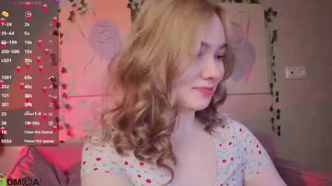 Snapshot of alisa_lesly chatting on July 12, 2026, 1:07 am Alisa GMT2 Wen - Sun 10 AM - 4 PM except Monday and Tuesday online show from July 12, 2026, 1:07 am