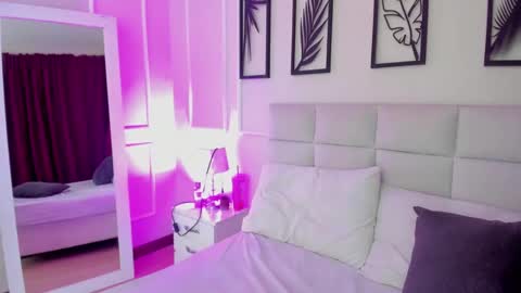     online show from March 5, 2025, 8:53 pm