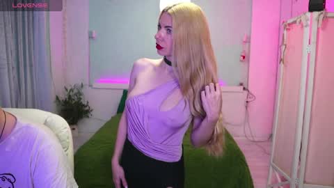 Alisa Aleks online show from April 17, 2026, 3:37 pm