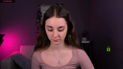 Alisa online show from December 17, 2025, 8:15 pm