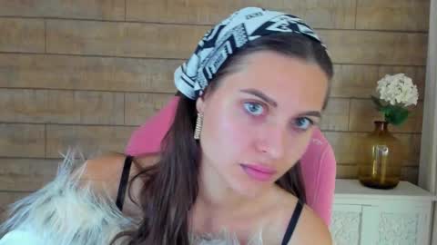 AlisaVersailles online show from October 2, 2025, 4:41 am