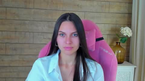 AlisaVersailles online show from October 5, 2025, 4:05 pm