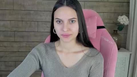 AlisaVersailles online show from October 7, 2025, 4:15 pm