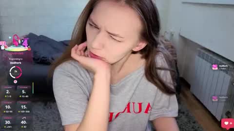 alisawyn online show from October 31, 2025, 4:57 am