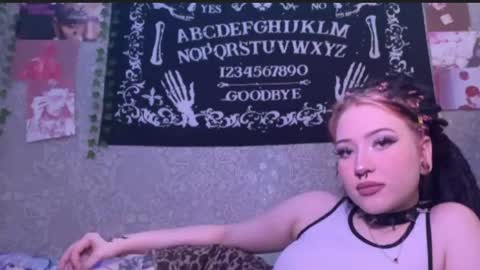 Snapshot of alisha_sky_ chatting on May 26, 2026, 8:21 am alisha_sky_ online show from May 26, 2026, 8:21 am