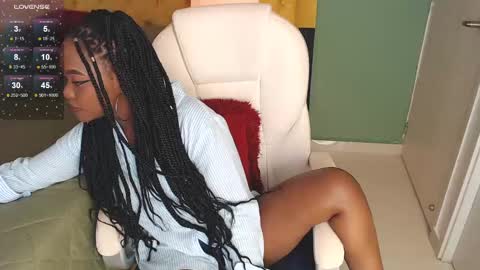 Luna online show from December 7, 2024, 8:49 pm