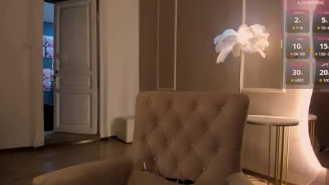 Alisia online show from September 14, 2025, 9:08 am