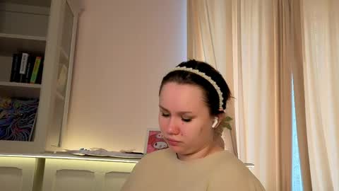 Alisia online show from March 20, 2026, 7:35 am