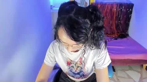 ALISON MOON online show from October 27, 2025, 1:48 pm