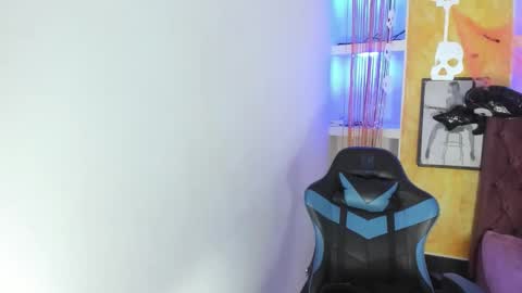 ALISON MOON online show from November 1, 2025, 12:07 pm