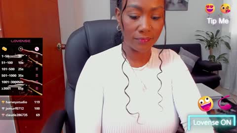 Snapshot of alisonlemoos chatting on February 5, 2025, 5:31 pm Alisson online show from February 5, 2025, 5:31 pm