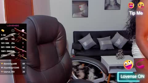 Snapshot of alisonlemoos chatting on February 6, 2025, 8:13 pm Alisson online show from February 6, 2025, 8:13 pm