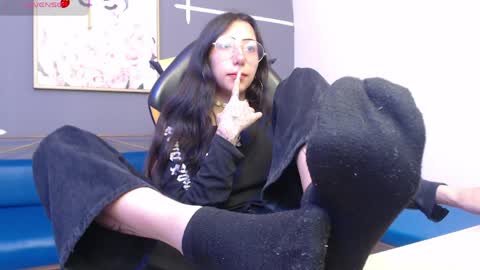 aliss_angel_ online show from April 8, 2026, 7:58 pm