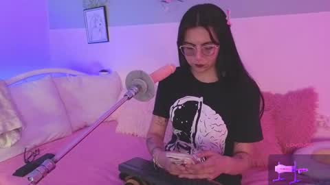 Mia online show from March 22, 2026, 8:23 pm