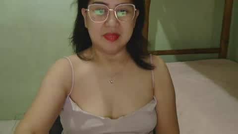 alissalove18 online show from April 25, 2026, 3:09 am
