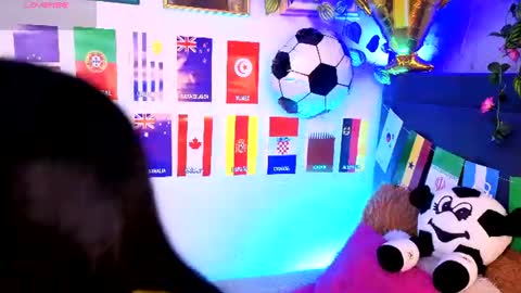 alisse_xx online show from June 24, 2026, 5:06 am
