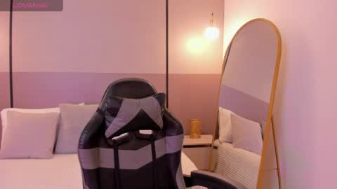 alisson_81 online show from May 24, 2026, 2:38 am