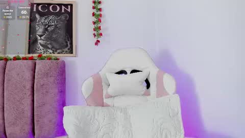 Alisson online show from July 28, 2026, 4:39 pm