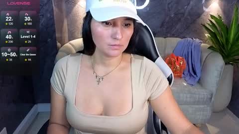 alisson_tx_ online show from April 21, 2026, 3:13 am