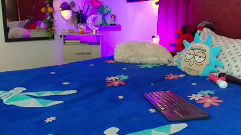 Alisson IG alisson zafiro27 online show from April 11, 2026, 7:45 am