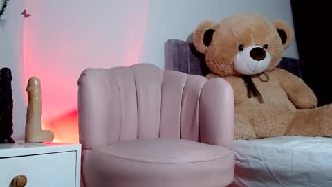 Snapshot of alissonkisses chatting on December 30, 2024, 1:26 am alisson online show from December 30, 2024, 1:26 am