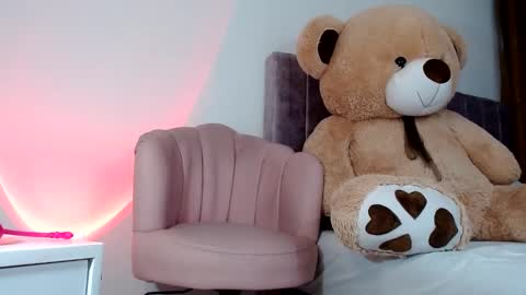 Snapshot of alissonkisses chatting on January 8, 2025, 1:53 am alisson online show from January 8, 2025, 1:53 am