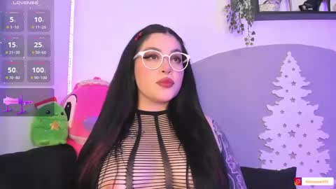 Snapshot of alissonpeach111 chatting on December 7, 2024, 1:36 am Alisson online show from December 7, 2024, 1:36 am