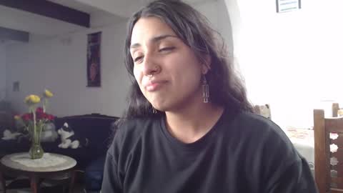 Snapshot of alix_beltran chatting on February 10, 2025, 2:19 am Alix online show from February 10, 2025, 2:19 am