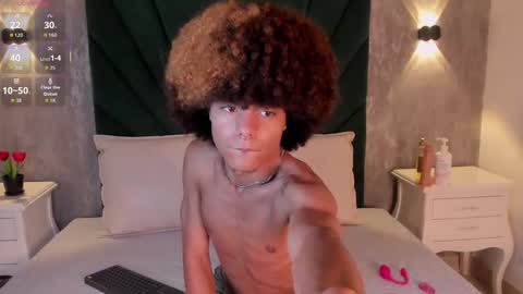  Alexis Etereo  online show from February 19, 2026, 7:32 pm