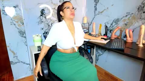 Snapshot of alixlong chatting on February 28, 2026, 1:28 am Alix online show from February 28, 2026, 1:28 am