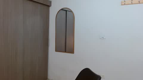 alix online show from November 12, 2025, 2:56 am