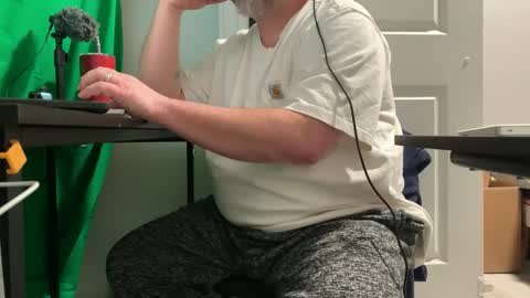 Allergictolove online show from January 20, 2025, 8:40 pm