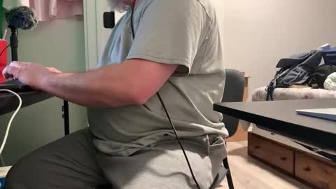 Snapshot of allergictochat chatting on January 19, 2026, 4:00 pm Allergictolove online show from January 19, 2026, 4:00 pm