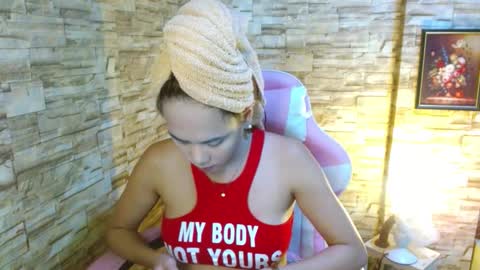 Snapshot of allfor_lavinia chatting on November 20, 2025, 6:57 am Lavinia online show from November 20, 2025, 6:57 am