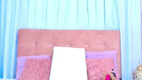 Allicia online show from November 27, 2025, 7:16 pm