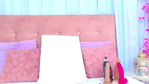 Allicia online show from November 29, 2025, 7:28 pm