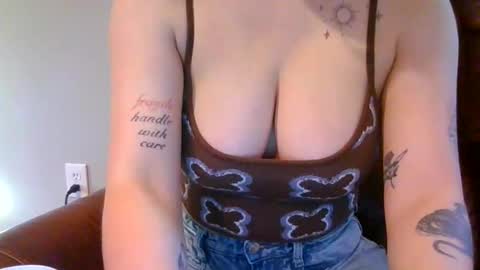 alliebearx online show from January 13, 2026, 11:21 pm