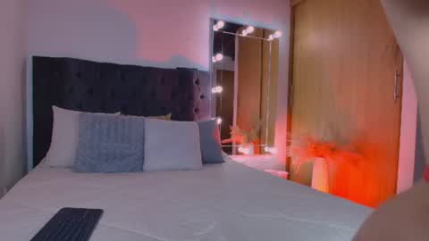 Allie Collins online show from July 28, 2026, 1:54 pm