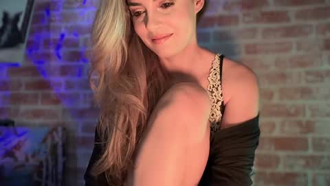 Allie online show from December 13, 2024, 1:55 pm