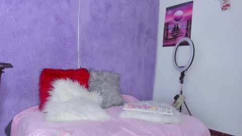 Snapshot of allis0n_ik chatting on January 21, 2025, 8:41 am ALLIS0N IK online show from January 21, 2025, 8:41 am