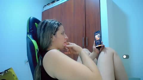 Snapshot of allison_baby_2416 chatting on December 23, 2024, 9:27 am Alisson online show from December 23, 2024, 9:27 am