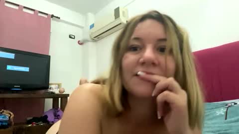 allisonlove2 online show from April 13, 2026, 5:02 am