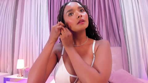 Snapshot of allisonn_bell chatting on March 7, 2025, 7:38 pm Allison online show from March 7, 2025, 7:38 pm