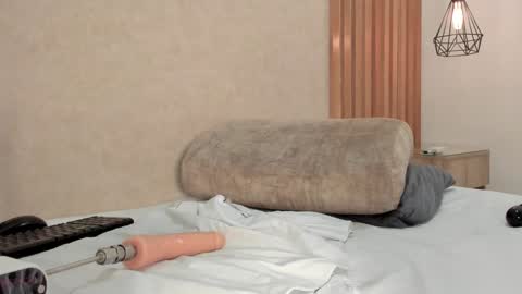 Alli  online show from January 2, 2025, 8:02 pm